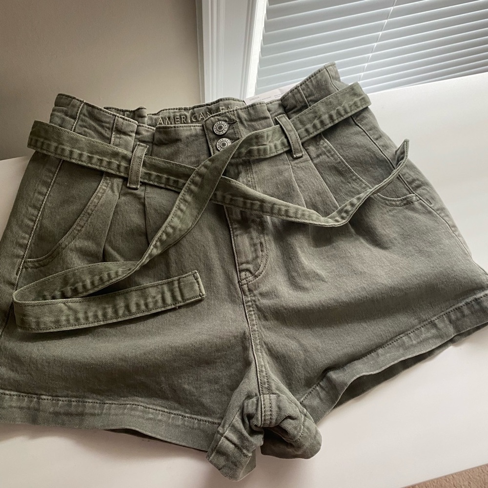 american eagle NWT highest rise mom shorts